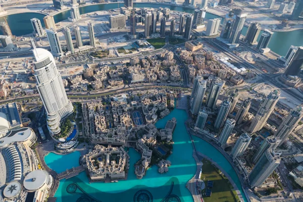 A panoramic view of Dubai from the At the Top observation deck.